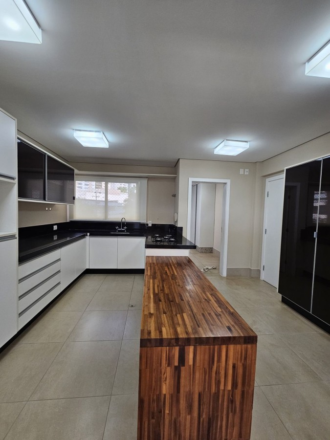 Apartamento, 3 quartos, 186 m² - Foto 1